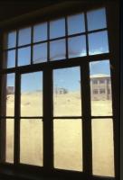 A window into the desert 
